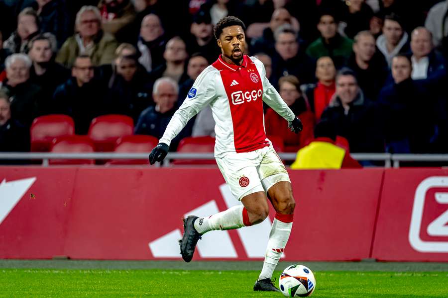 Chuba Akpom contra o Utrecht em dezembro