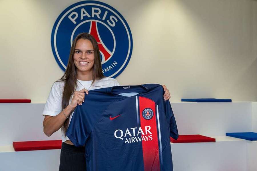 Ana Vitória assinou pelo Paris Saint-Germain até 2026
