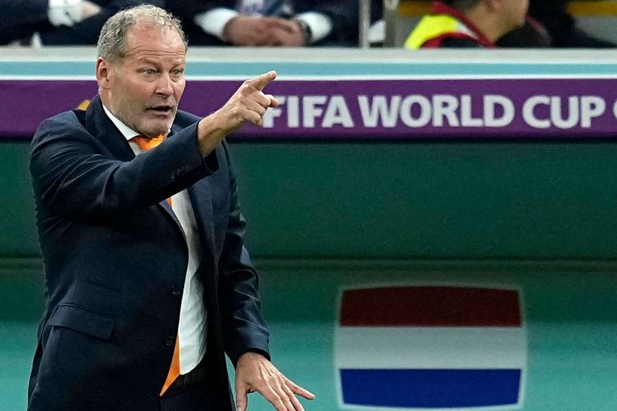 Danny Blind in zijn rol als assistent-trainer bij het Nederlands Elftal