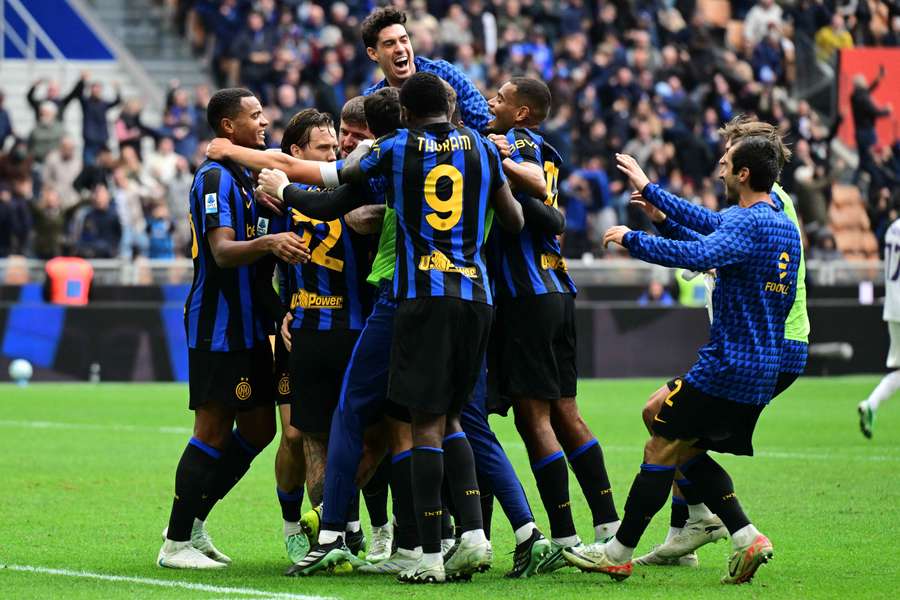 Inter otočil stav duelu v nadstavenom čase. Inter otočil stav duelu v nadstavenom čase.