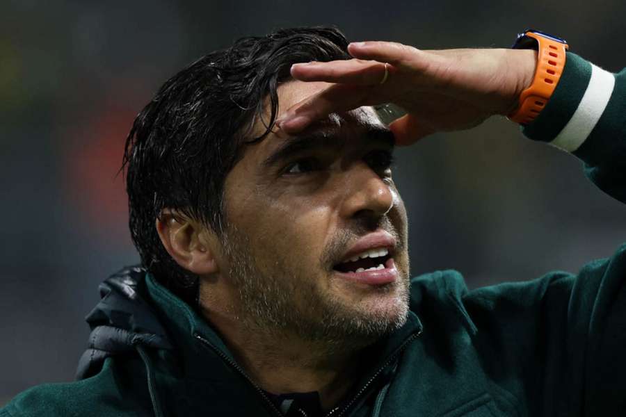 Abel Ferreira fica no Palmeiras em 2026
