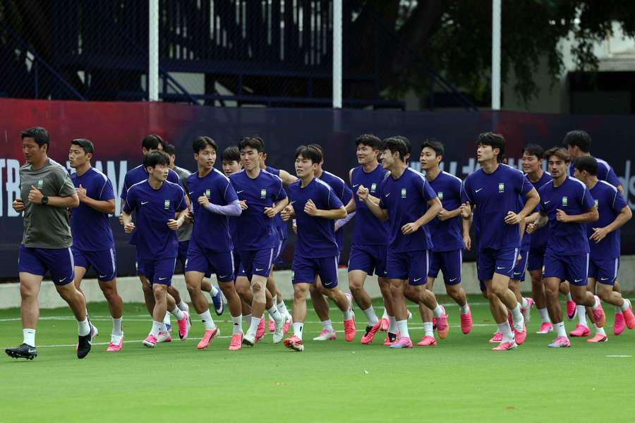 South Korea warms up during training session ahead of matchup against Mexico at 2026 FIFA Club World Cup South Korea warms up during training session ahead of matchup against Mexico at 2026 FIFA Club World Cup