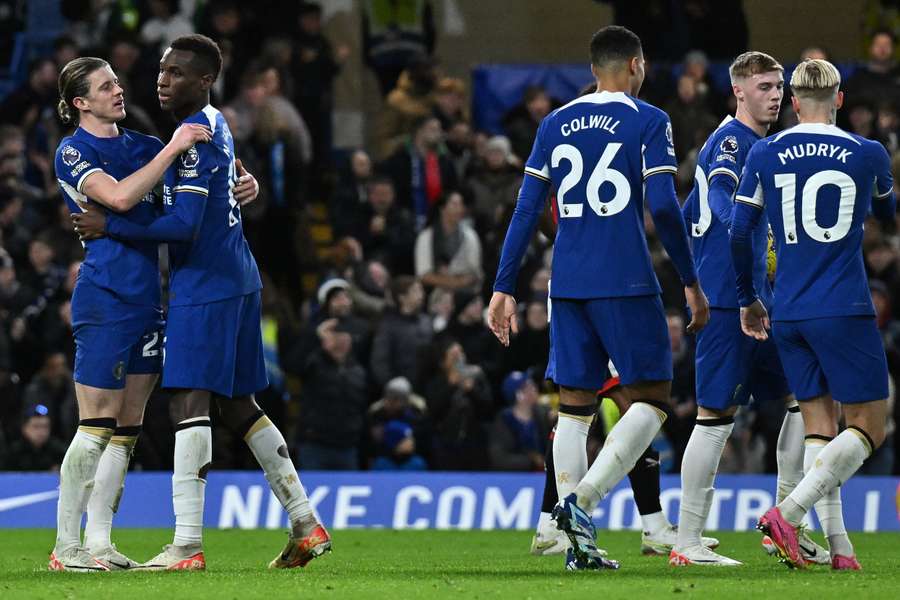 Chelsea po dvou porážkách bere tři body, Sheffield doma porazila 2:0.