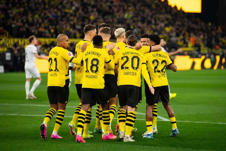 Dortmund viert een doelpunt