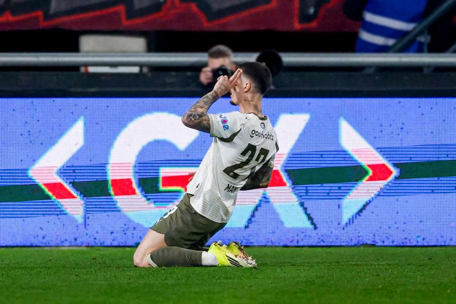 Dennis Man are 10 goluri marcate pentru PSV în acest sezon, în toate competițiile Dennis Man are 10 goluri marcate pentru PSV în acest sezon, în toate competițiile