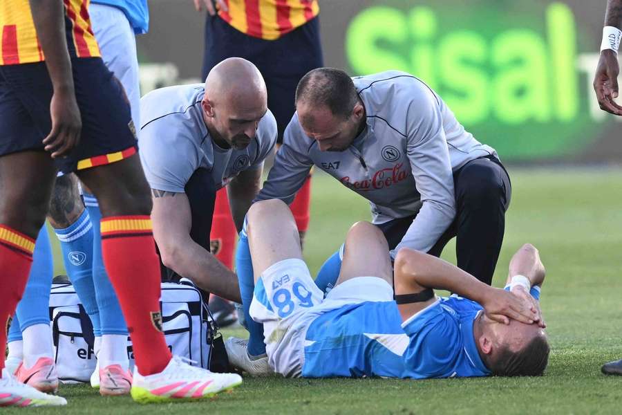Lobotka sa zranil počas zápasu s Lecce.