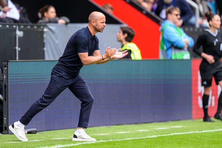 „Der Ehrgeiz ist definitiv da" – Dusan Pavlovic zieht Bilanz nach historischer Debütsaison der Red Bull Salzburg Frauen „Der Ehrgeiz ist definitiv da" – Dusan Pavlovic zieht Bilanz nach historischer Debütsaison der Red Bull Salzburg Frauen