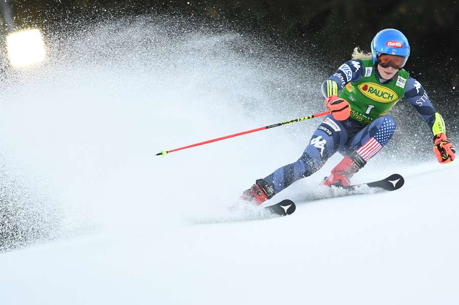Američanka ovládla prvé kolo obrovského slalomu.
