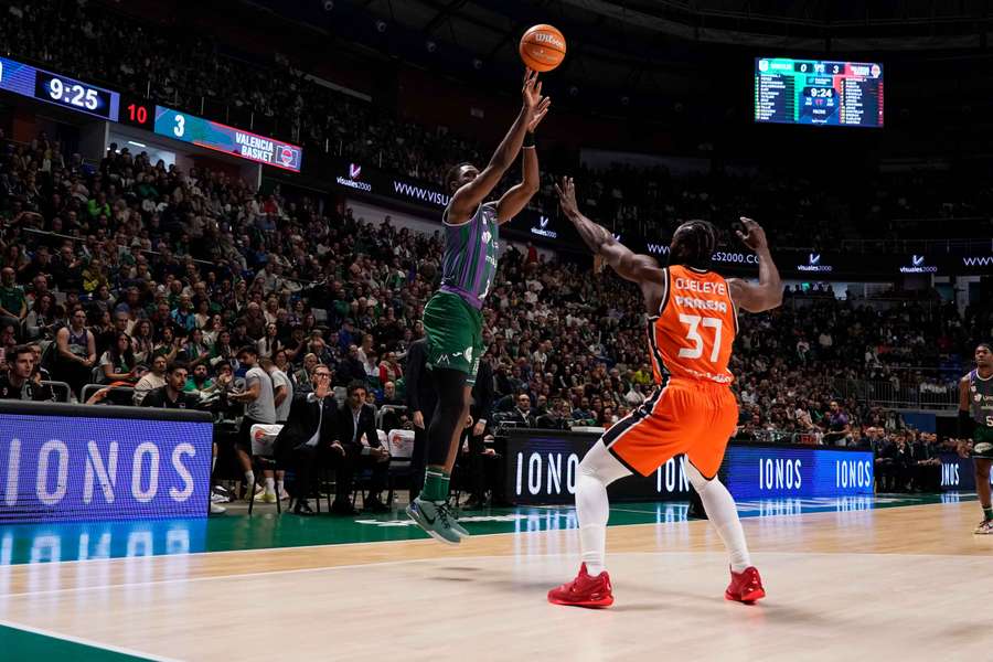 Melvin Ejim, durante el encuentro ante el Valencia de este pasado sábado