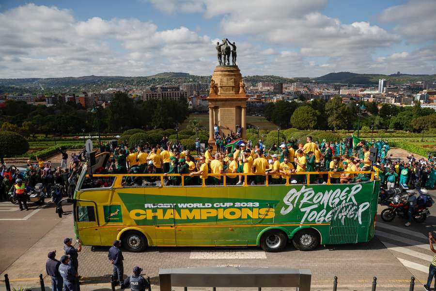 Los campeones del mundo sudafricanos inician una gira triunfal por su país