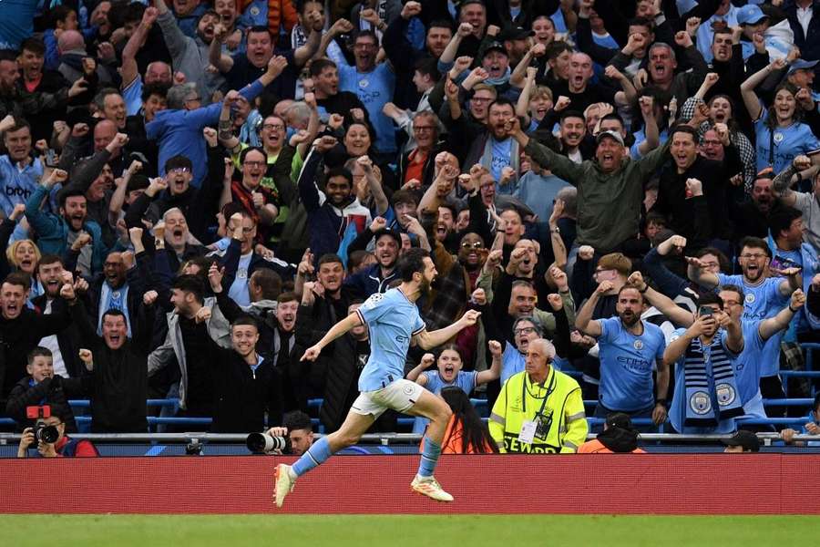 Bernardo Silva célèbre l'un des deux buts qu'il a marqués contre le Real Madrid lors de la victoire 4-0 à l'Ettihad.