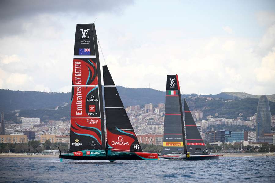 Luna Rossa e American Magic in acqua a Barcellona