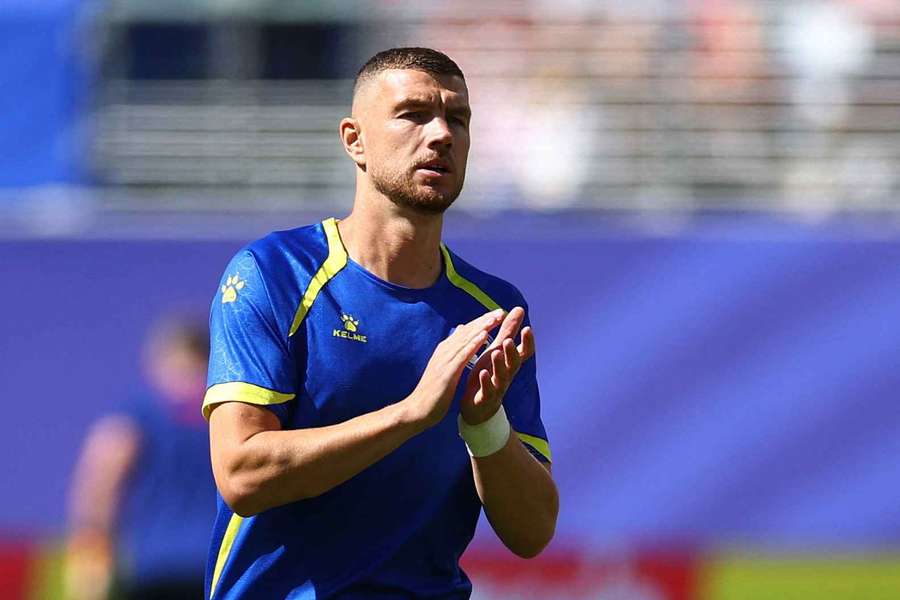 Džeko zotrvá v tíme Schalke.