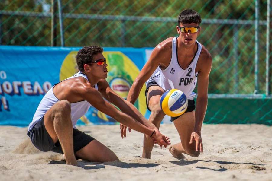 Tomás Teixeira e Gustavo Reis apuraram-se para a ronda de 24