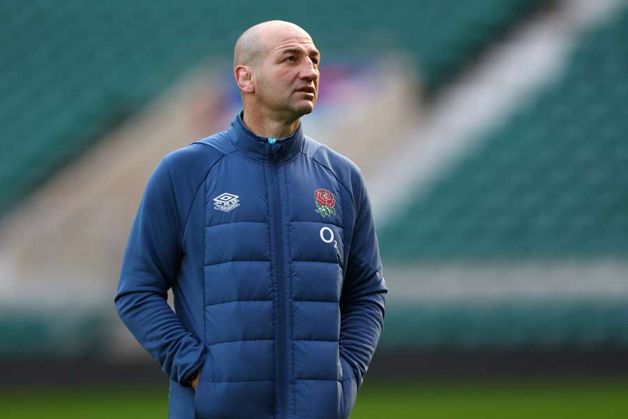 England head coach Steve Borthwick during training