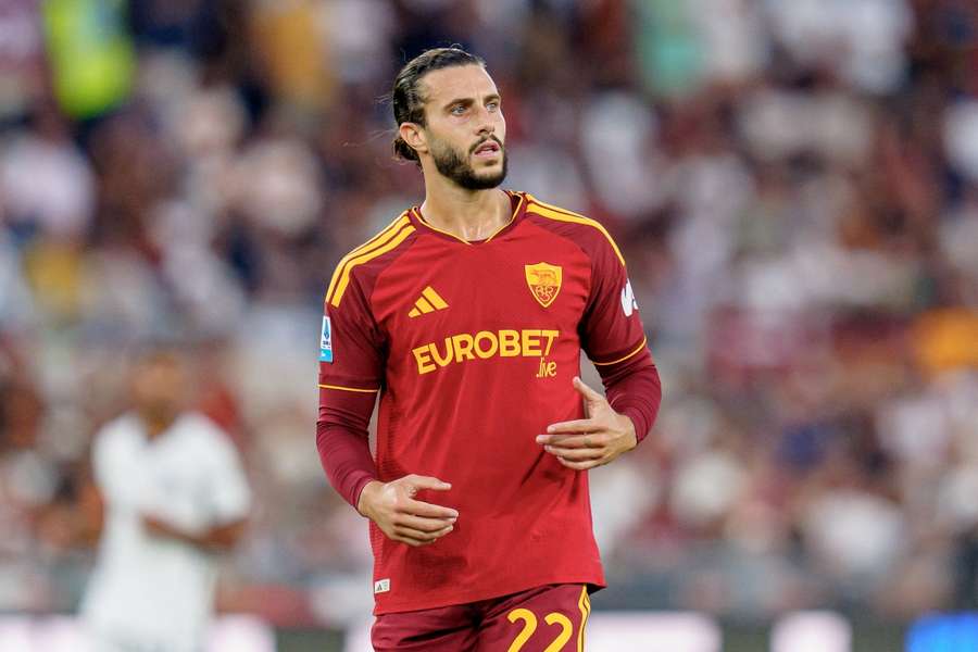 Mario Hermoso, con la Roma en el partido ante el Inter