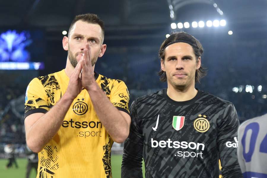 Stefan De Vrij și Yann Sommer