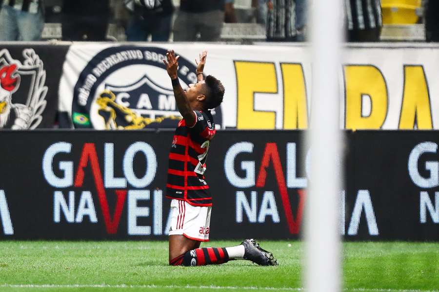 Flamengo passeou na casa alvinegra