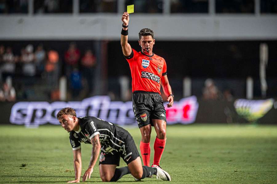 Sinal amarelo: o revés na Vila Belmiro foi o quinto do ano para o Corinthians