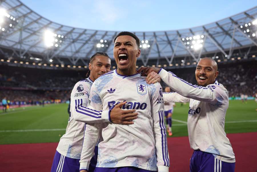 Aston Villa players celebrate Aston Villa players celebrate