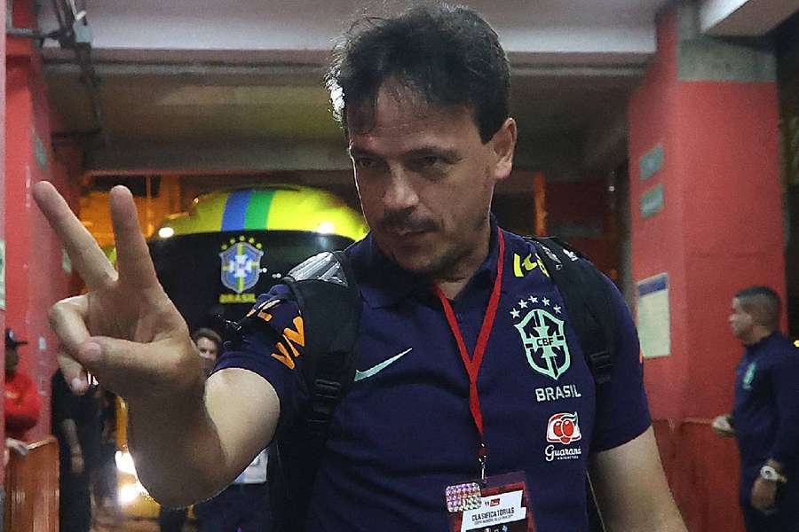 Fernando Diniz divulgou a lista de convocados