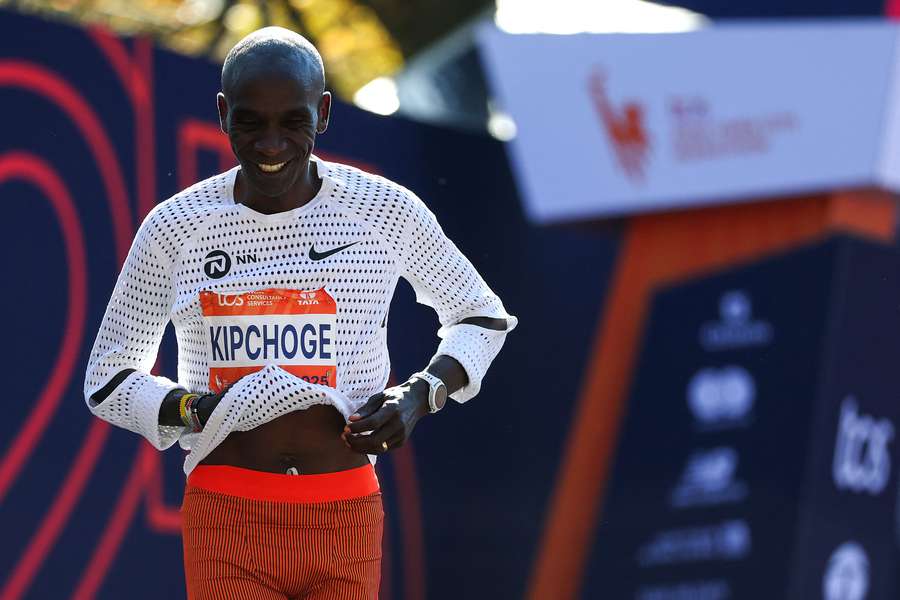 Kipchoge correrá siete maratones en siete continentes entre 2026 y 2027