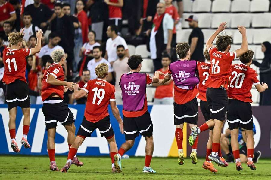 Die österreichischen Nachwuchskicker mischen bei der U17-WM in Katar die Konkurrenz auf. Die österreichischen Nachwuchskicker mischen bei der U17-WM in Katar die Konkurrenz auf.