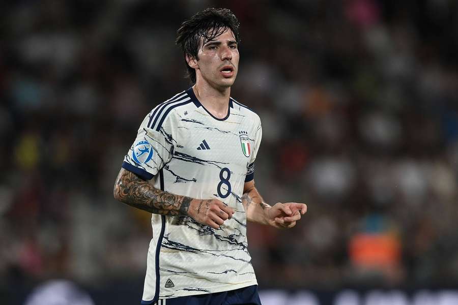 Sandro Tonali v súčasnosti reprezentuje Taliansko na majstrovstvách Európy hráčov do 21 rokov.