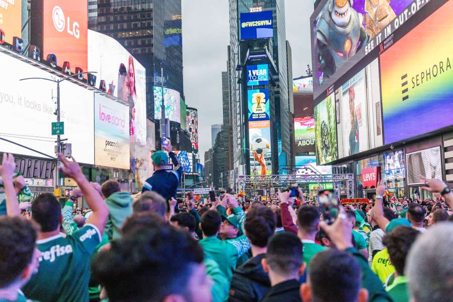 Torcida do Palmeiras na Times Square Torcida do Palmeiras na Times Square