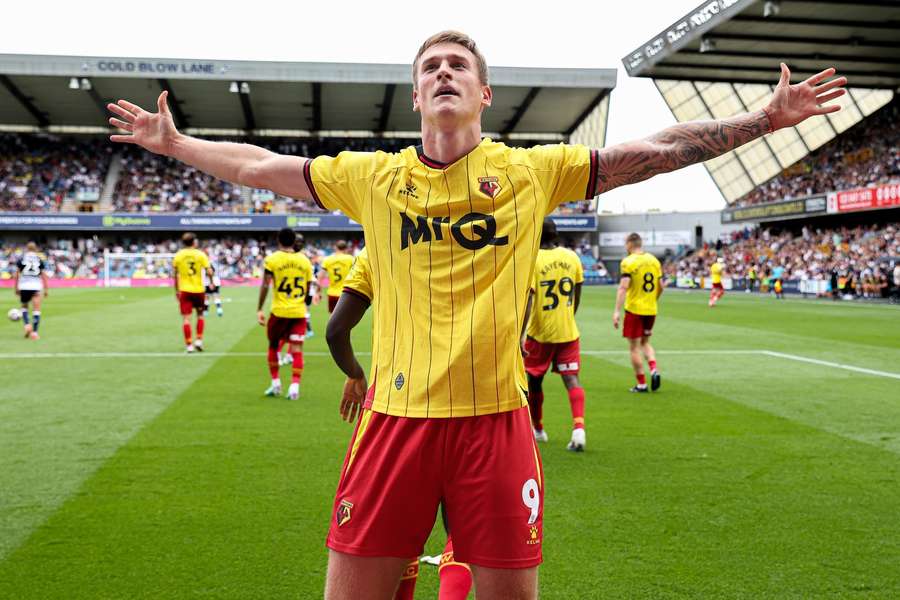 Mileta Rajović é avançado e pertence ao Watford
