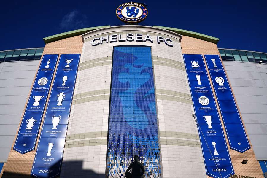 Chelsea wird für seine Verstöße gegen die finanziellen Regeln der Premier League zur Verantwortung gezogen.