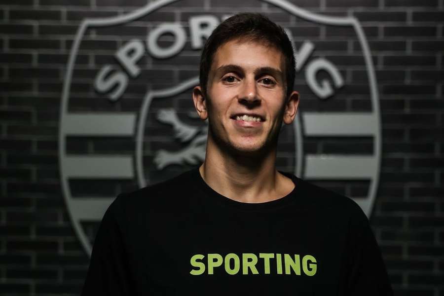 Litos Cardoso assina pelo Sporting