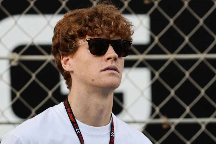 Jannik Sinner è diventato un punto di riferimento della stazione sciistica delle Tre Cime