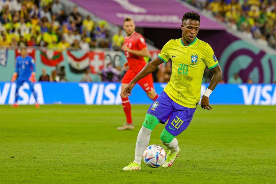 Tite encontra em Vinicius Jr o substituto perfeito para Neymar