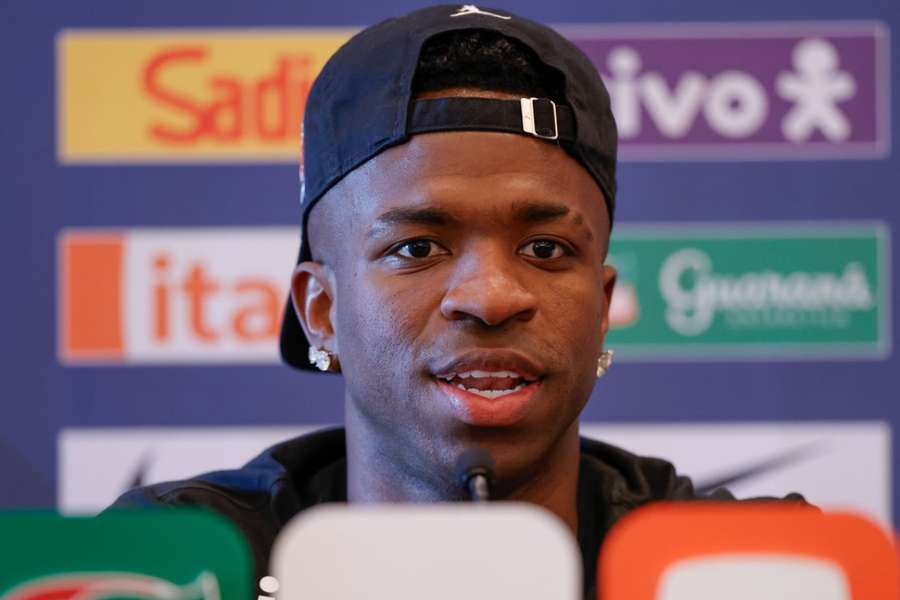 Vini deu coletiva em Boston antes de jogo contra a França