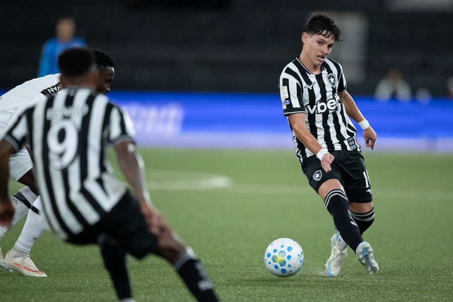 Jogadores do Botafogo durante o jogo contra o Athletico-PR. Jogadores do Botafogo durante o jogo contra o Athletico-PR.