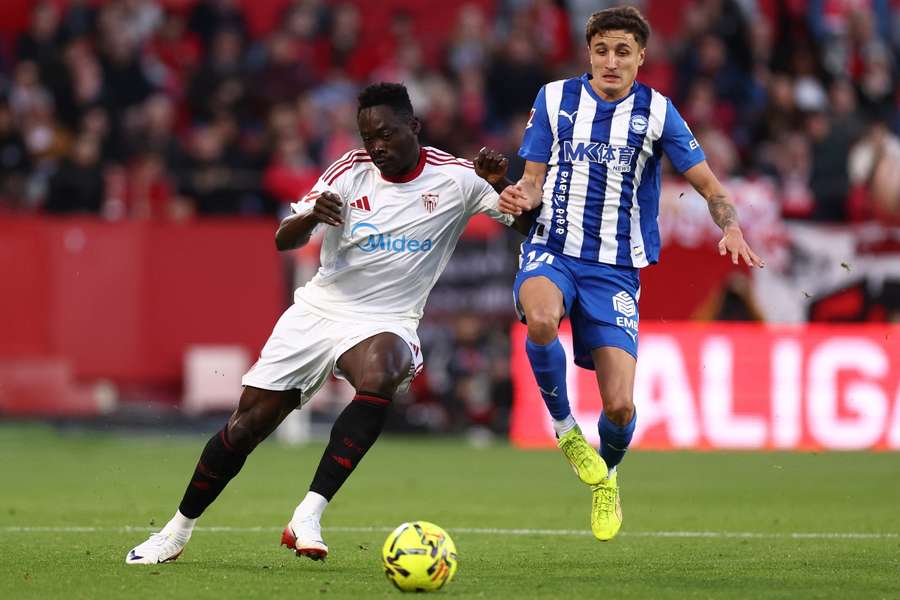 Akor Adams, ante Nahuel Tenaglia