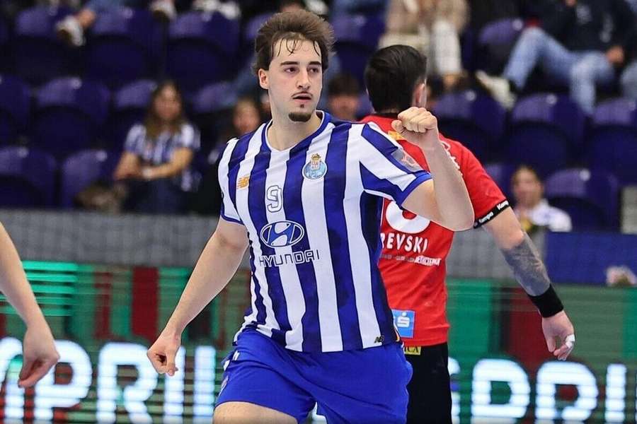 Miguel Oliveira, lateral de 21 anos do FC Porto