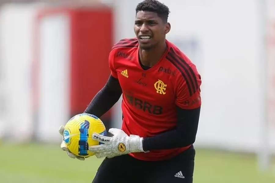 Hugo Souza rejeitou sair para o Japão