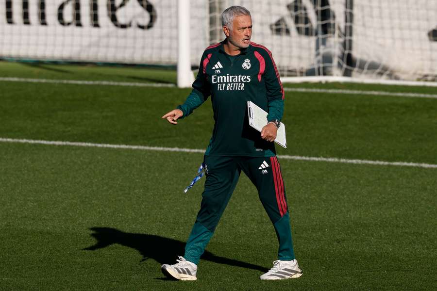 Mourinho, durante uno de los últimos entrenamientos Mourinho, durante uno de los últimos entrenamientos