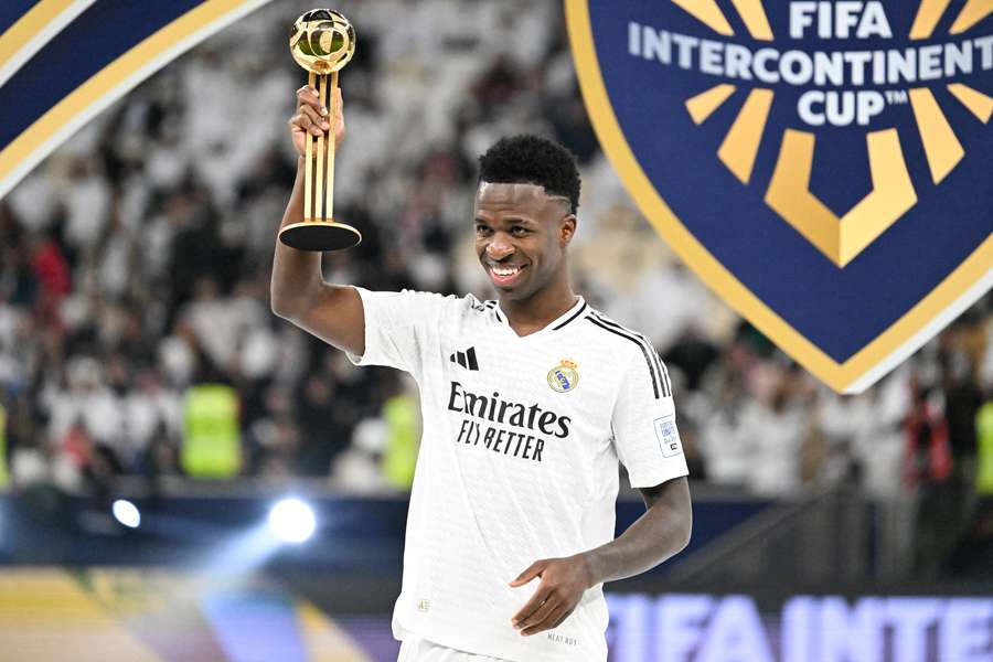 Vinicius, con el trofeo de mejor jugador de la final