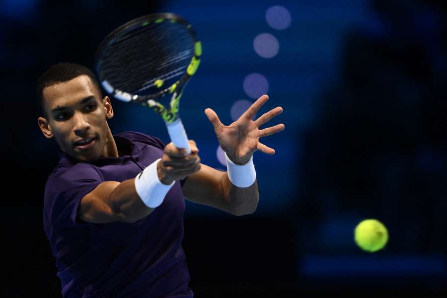 Auger-Aliassime bateu Alexander Zverev Auger-Aliassime bateu Alexander Zverev