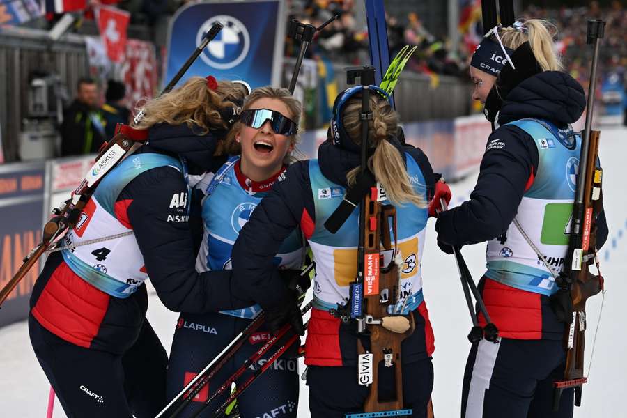 Szalona radość Norweżek po zwycięstwie w sztafecie 4x6 km