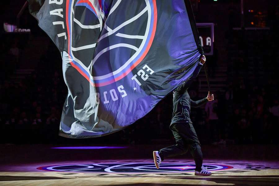 Paris kann "aufgrund von Verletzungen oder Krankheiten" keine acht spielfähige Profis aufzustellen.