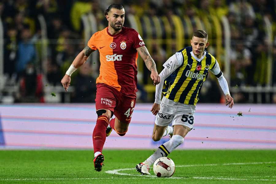Szymanski aime le derby d'Istanbul - comment peut-il impressionner quand il ne le fait pas ?
