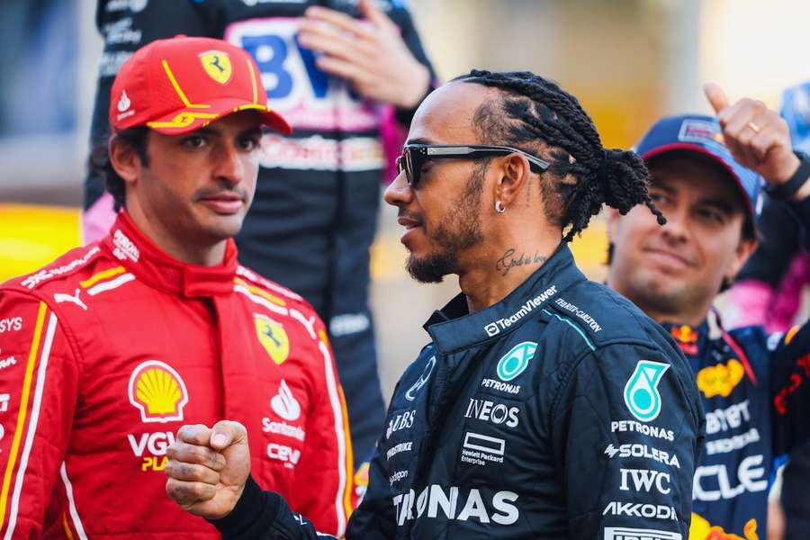 Carlos Sainz und Lewis Hamilton könnten Teil einer größeren Formel 1-Rochade werden.