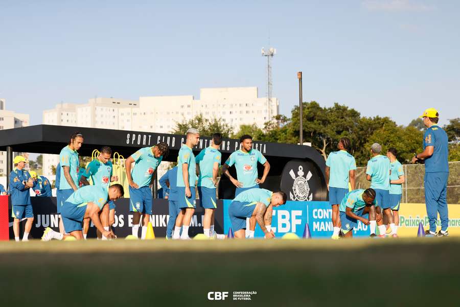 Treino da Seleção Brasileira no CT Joaquim Grava Treino da Seleção Brasileira no CT Joaquim Grava