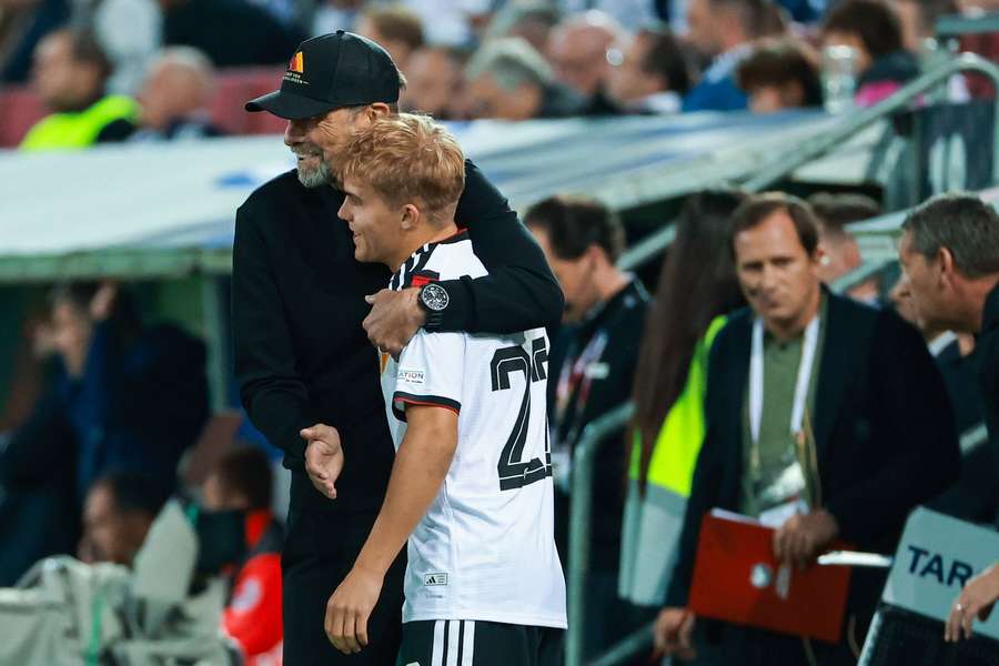 Auch Hennes Behrens hat unter Jürgen Klopp sein DFB-Debüt gefeiert. Auch Hennes Behrens hat unter Jürgen Klopp sein DFB-Debüt gefeiert.