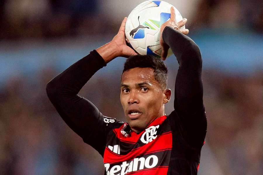 Alex Sandro está de volta ao Flamengo para enfrentar o São Paulo Alex Sandro está de volta ao Flamengo para enfrentar o São Paulo
