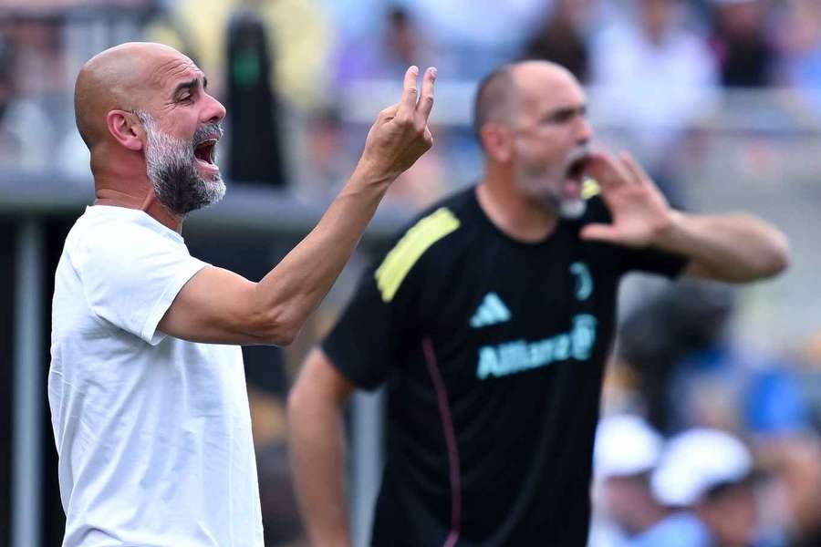 Guardiola byl u postranní čáry tradičně velmi aktivní.